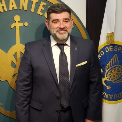 Despachante de Aduanas.
Asesor en Consejo Federal Asesores del Centro Despachantes de Aduana Rep. Arg.
Ex Secretario del CDA
Gestión 2016-2019 y 2019-2022