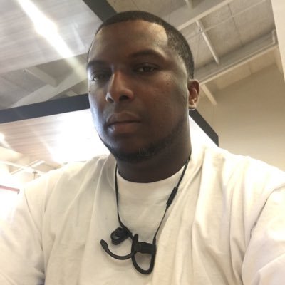 Charles27046643's profile picture. Chillin...