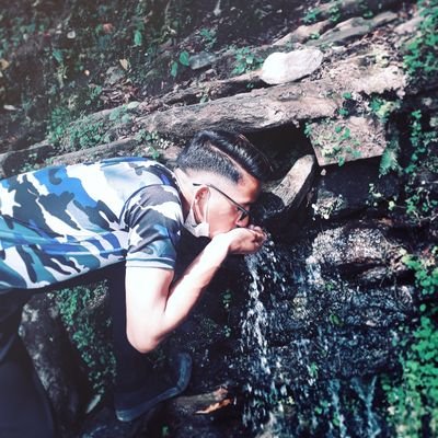 मेरो पहिलो प्रेम मेरि आमा❤️ मेरो पहिलो गुरु मेरो बाबा❤️🙏 जन्मभुमिप्रती अपार माया गर्छु। समयसापेक्ष टुइट लेख्छु। कसैको भावनालाई मध्यनजर गरेर बोल्दिन।❤️🙏