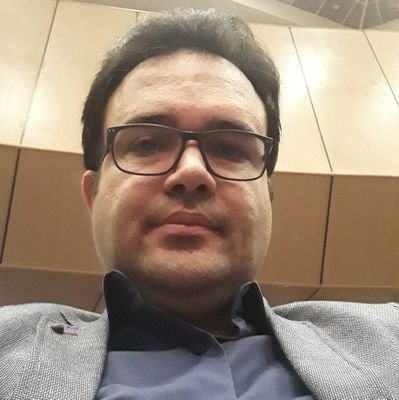 DavoodMomeni's profile picture. A Person