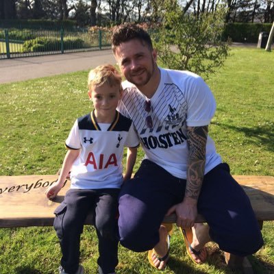 Full-time Spurs fan 🐓 part-time gambler 💸 horse racing enthusiast 🐎 and dad to Harry 👦🏼