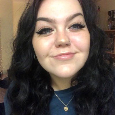 ellie_burgin14's profile picture. fuck off