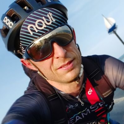 rollo_dixon's profile picture. By day I'm a designer, otherwise I'm thinking about/riding bikes (Founder of @Naut_Cycling)