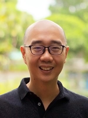 Associate professor at Yale-NUS College in Singapore, specialising in critical agrarian, food and environmental studies. (he/him/his)