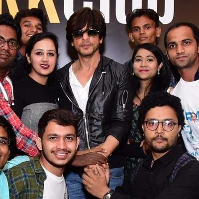 huge huge fan n follower of world's biggest megastar SRK ❤
