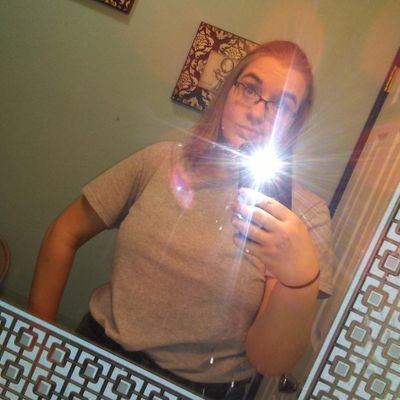 17
❤Single❤
🏫 Sophomore 🏫
Snap: breanna112602👻
👻Supernatural hunter 👻