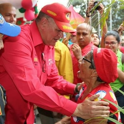 Ministro del Poder Popular para la Alimentación. Mayor General del glorioso Ejército Bolivariano, forjador de libertades. Comprometido con el pueblo y la patria