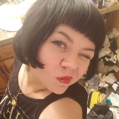 MandaRoseBee's profile picture. 38. Sometimes tweet, but don't hold your breath.