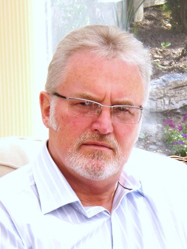 I'm a Clinical Hypnotherapist and NLP Practitioner.   Here to Help You Improve Your Life and Achieve Your Dreams.