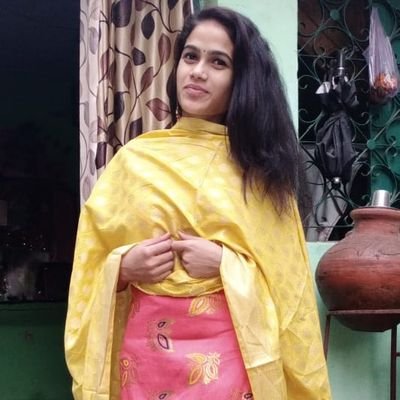 Monikum19859004's profile picture. 