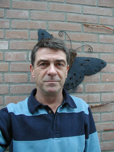 Senior Hulp en Advies Oss richt zich op thuishulp en begeleiding van senioren op het gebied van:
-Computer; 
-Radio/TV/Audio; 
Hulp en steun op maat.
