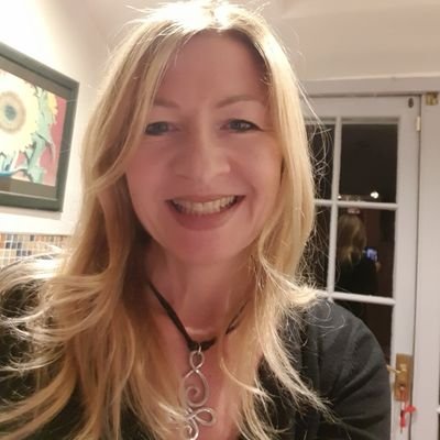 anke_marmite's profile picture. Citizen of the 🌍. Comms Director @CAMFED. Passionate about 👩🏿‍🏫, social justice✊🏿, CAMA, 🐈 & the 🌊.  Happiest when samba 🥁 w my 🌈 tribe. Views my own.