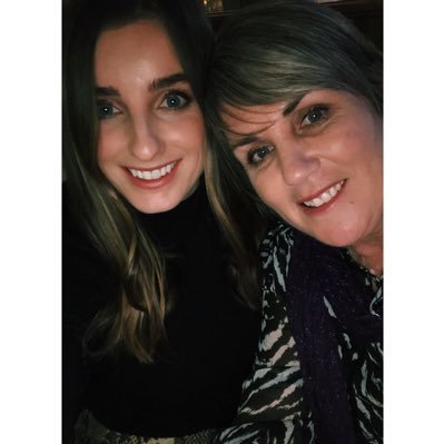 charlottelh94's profile picture. 