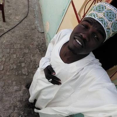 4tena2's profile picture. أمي💙 
إبنكِ قد أرهقتهُ الحياة وتراكمت عليه الخيبات والخُذلان ولكنهُ لا يزال واقفاً على قدميهِ ينتظر أن يصل دعائكِ للرب لينقذهُ