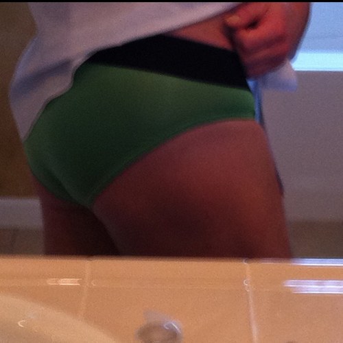 40 year old gay guy obsessed with tight & tiny undies!