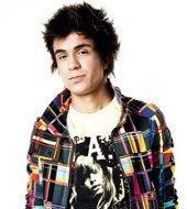 mais um FC pro nosso divo @pelurestart , ama ele ? então demorou pra seguir né ? *-* SINCE 19/05/2010 dona: @Srt_Maah