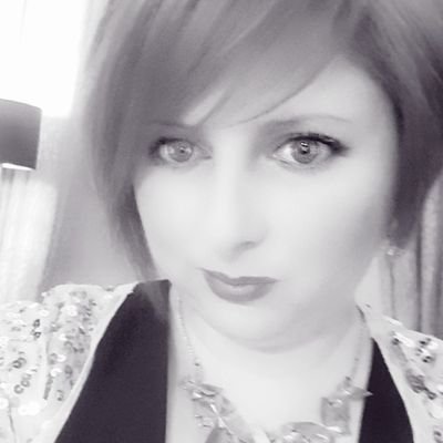 LynneWalker2002's profile picture. 