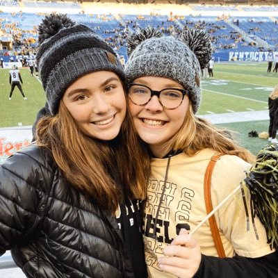 Molly_Crawford_'s profile picture. rebel pride 💛🖤