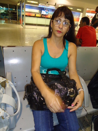 valeriabotelhod's profile picture. O verdadeiro amigo

Compreenda.
Releve.
Nunca abandone
o verdadeiro amigo.
Ele pode nem estar
ao seu lado agora.
Mas certamente,
estará sempre contigo.