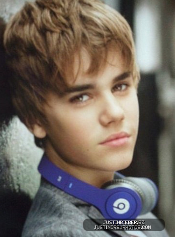 JUSTIN BIEBER followed me on 1/1/2011, 1:00am and he's my 1st follower on this account.