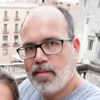 Un loco creativo con una misión: hacer la vida más sencilla a la gente a través de la diversión. Engagement Design Expert