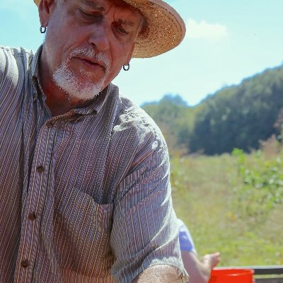 Harold Jarboe (aka The Old Hemp Farmer) is V. P. of Tennessee Homegrown, a vertical Cannabis company. Creator/CO-Host of the podcast Full Contact Cannabis.