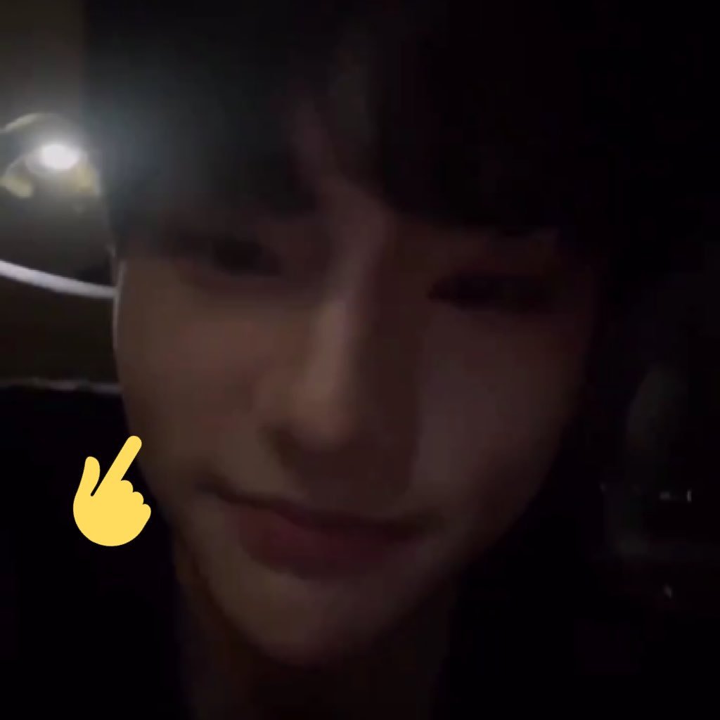 O32OVELY's profile picture. 스트레이키즈에서 토끼를 맡고있는 현디니