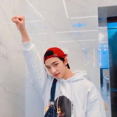 straykidsnstay's profile picture. 🌈 스테이 。WHERE STRAY KIDS STAY. 🇹🇭20/3/2000 HJ’s DAY 🇰🇷17-20/1/2019 were like a dream.