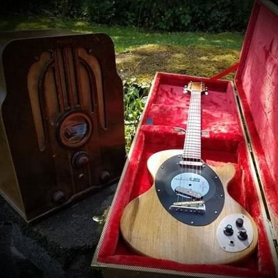 An Olympia, WA based company that makes handcrafted guitars and amps. We also do repairs and restoration work on both.