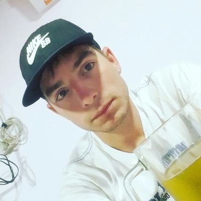 RodrigoUstarroz's profile picture. Hincha de #BocaJuniors💙💛💙 y de #LaGloria 🐞❤
Canceriano♋