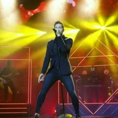 TIENE TODO NUESTRO APOYO, CARIÑO Y RESPETO!! TE ADMIRAMOS @davidbisbal COMO GRANDIOSO ARTISTA Y EXCELENTE PERSONA!! EL MEJOR #SIEMPRECONTIGO ❤ TQM ❤