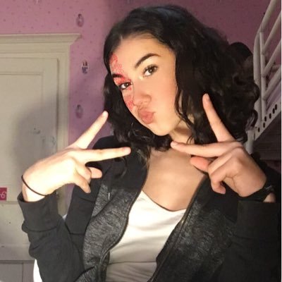 ch_lo_e29's profile picture. 