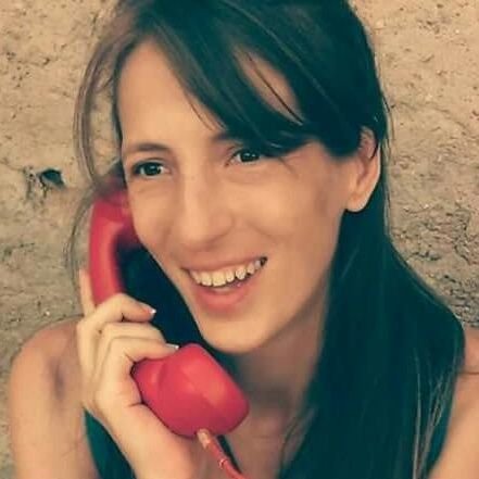 CarolArnau's profile picture. Dissenyadora gràfica. Whovian. Pirata. Aprenent de vegana. Devoradora d'informació. Criptonewbie. Mare de familia adicta a la tecnologia i a la vida al camp ;)