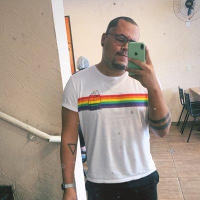 derickoliveira's profile picture. 35, 1990