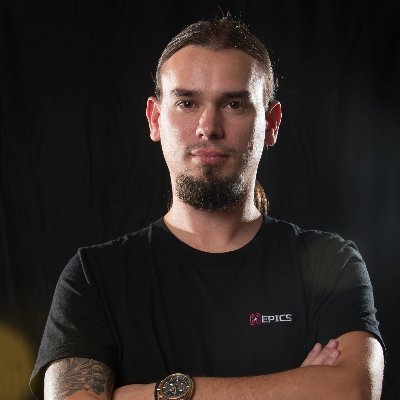 Kruorem's profile picture. Father of 2. Nerdy gamer type.