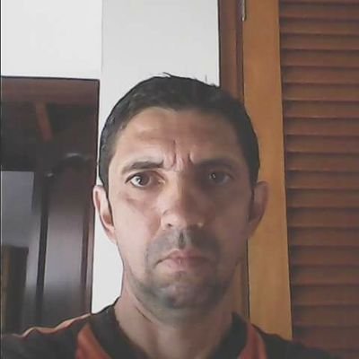 JavierB74188396's profile picture. la madera
