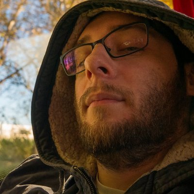 Joueur de Super Smash Bros Ultimate. Amateur de Poker et de chat.
