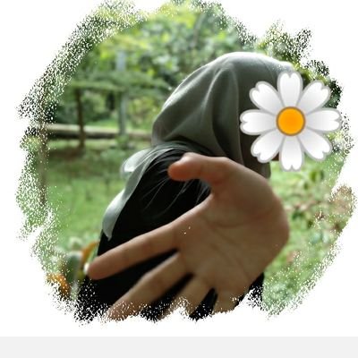 RosaliaAnjany's profile picture. dn🌻