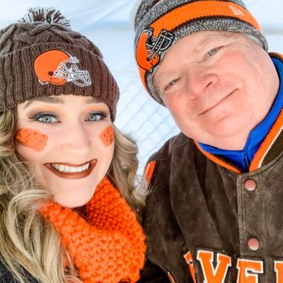Navy wife & veteran. Cool mom. Cleveland Browns fanatic. Mostly nice but extremely sarcastic.