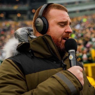 Host on @Nine2Noon & Brick and the Stick Podcast, Sideline analyst for @packers Network For inquiries kevingold@longsnap.com cameo https://t.co/1g4KS7pYO9