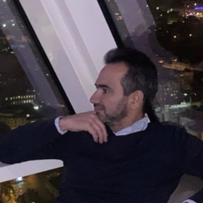 درست الهندسة والإدارة، عملت في التسويق، شغفي ريادة الأعمال وتأسيس وتطوير الشركات.