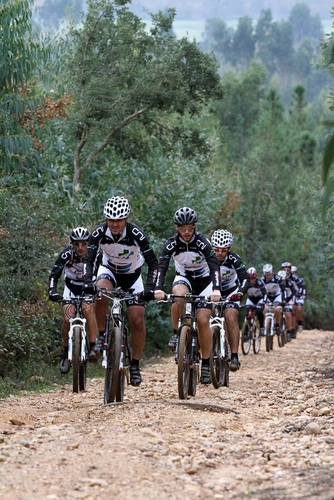 Os BlackBulls são um grupo de 22 atletas, que treinam semanalmente e competem aos fins de semana na vertente de BTT, na região Centro de Portugal.