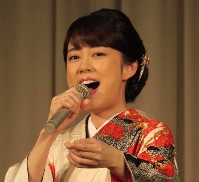 兵庫県の明石よりグリーンファミリー1043として、丘みどりさんをメインに女性歌手を応援しています。