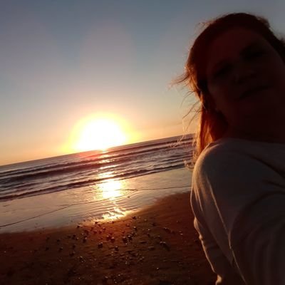 Euge_P2902's profile picture. Vivir es otra cosa que arder en preguntas?