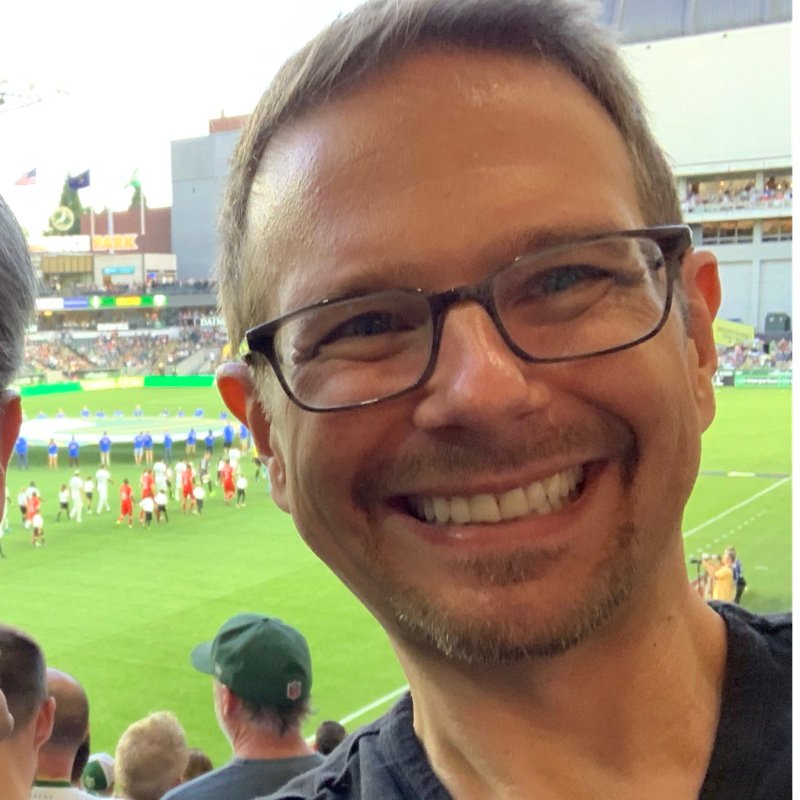 Creative Technologist that has a yen for good software, thoughtfullness and humanity-first based solutions.