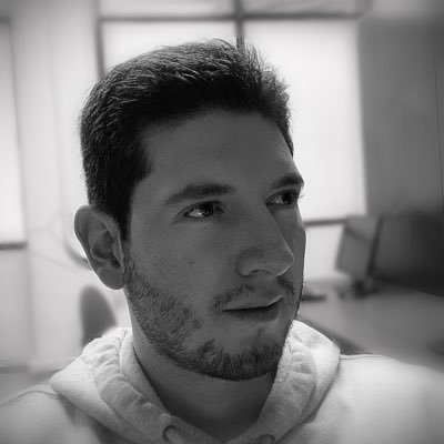 Gracias a Dios seguimos aki para anunciar las buenas nuevas de aquel q me llamo de las tinieblas a su luz Admirable