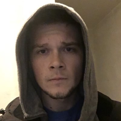 Leopups1k's profile picture. Я тот нищеброд засыпавший в автобусе стоя.