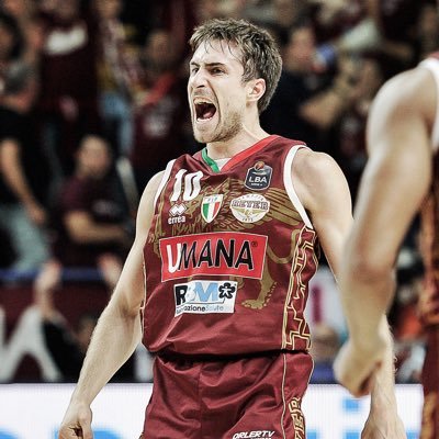 Professional basketball player & Denik Camp Founder