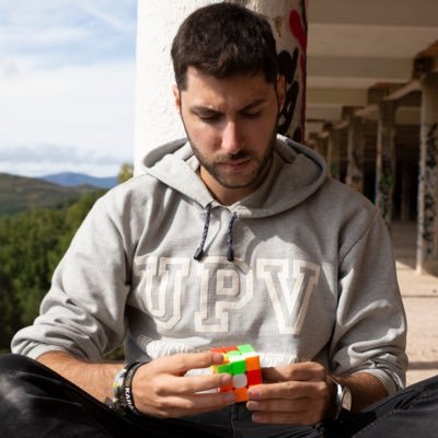 Speedcuber, coleccionista y youtuber de Cubos de #Rubik. WCA ID: 2017GARC19