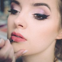 Makeup Reviews (@bbloggerdaily) 's Twitter Profile